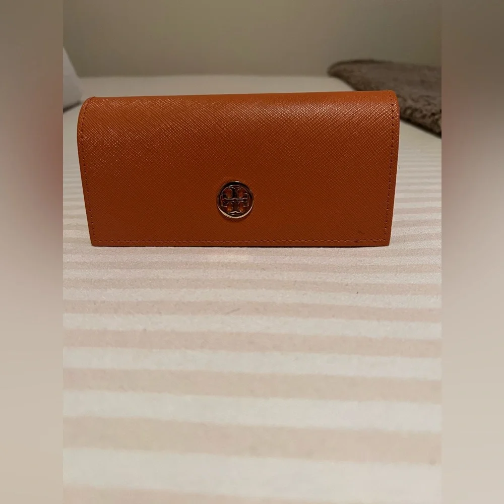 Excellent Used Condition | Tory Burch Women’s Sunglasses - Picture 8 of 11
